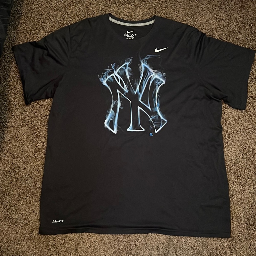 Yankees Nike Tee